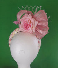 Load image into Gallery viewer, Light pink floral fascinator