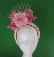 Load image into Gallery viewer, Light pink floral fascinator