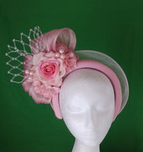 Load image into Gallery viewer, Light pink floral fascinator