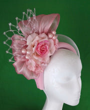 Load image into Gallery viewer, Light pink floral fascinator